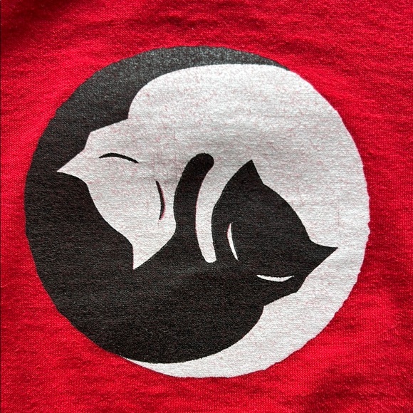RARE 2001 Emily the Strange T Shirt Size M Vintage Cats Red Black White Yin Yang - Picture 2 of 15